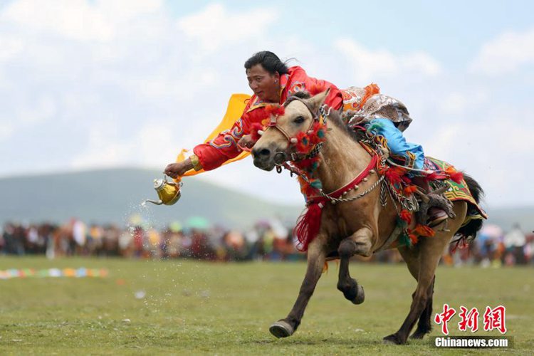 칭하이 캉바 말타기 기예대회, 초원에서 즐기는 이색 스포츠