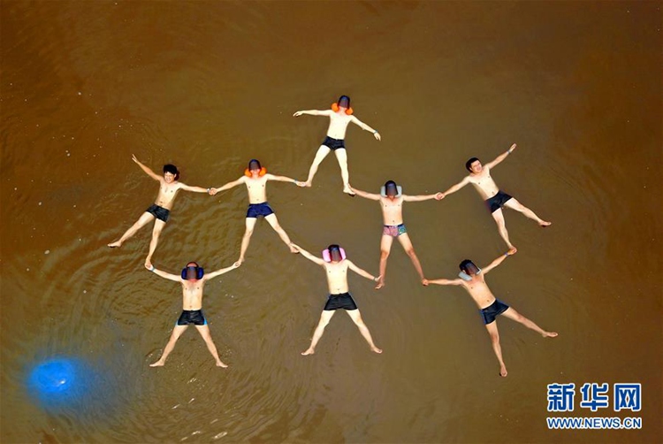 중국 다롄 23% 고농도 해수욕장서 이색 체험 즐기기