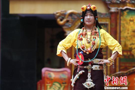 중국 장족 미인 선발대회, 경국지색 ‘삼강주모’ 월계관 놓고 펼치는 경쟁