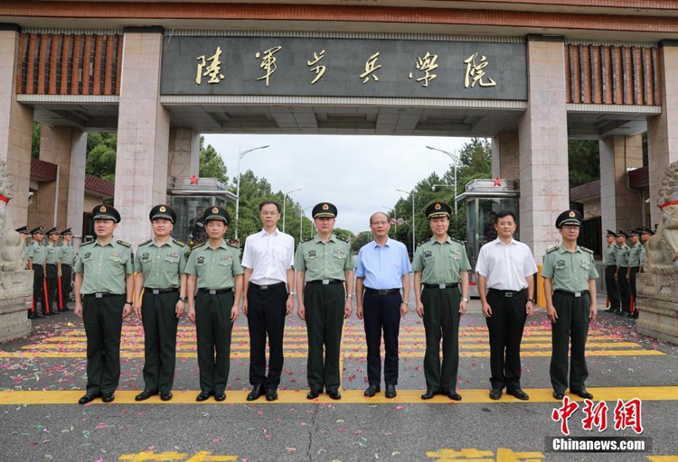 중국 난창 중국인민해방군 육군보병학교 설립, 초급 지휘관 양성한다