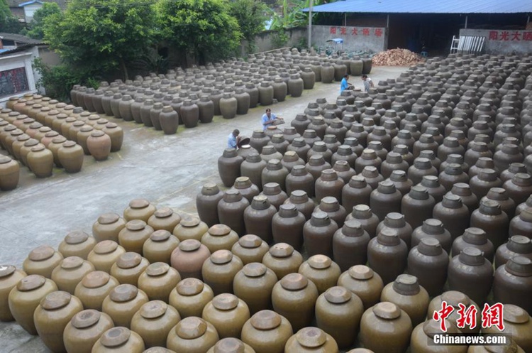 쓰촨 쯔궁 식초 양조 기예 100년 동안 계승 이루어져