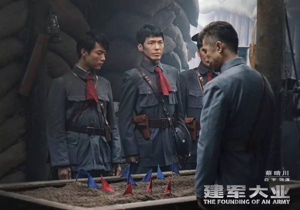 중국 대륙을 휩쓸고 있는 전쟁영화 ‘전랑2’, 군복 입은 사나이 스타들 ‘멋짐’ 폭발