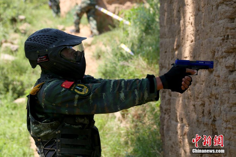 산시 무장경찰 특전대원들의 ‘테러리스트 섬멸 작전’, 꼼꼼한 수색부터 전투까지 완벽