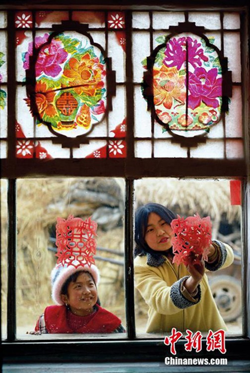 행복한 생활을 기원하는 중국의 ‘종이 공예’: 전지(剪紙)
