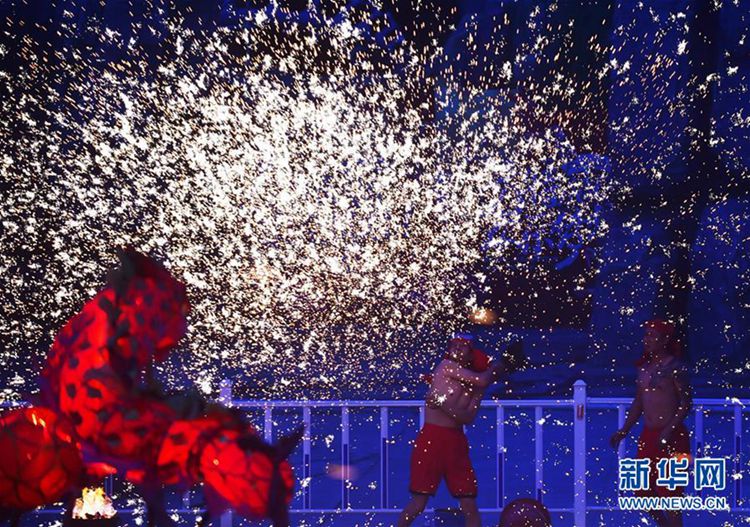 무형문화유산 ‘퉁량 용춤’…쓰촨 부자가 꾸는 ‘훠룽’의 꿈
