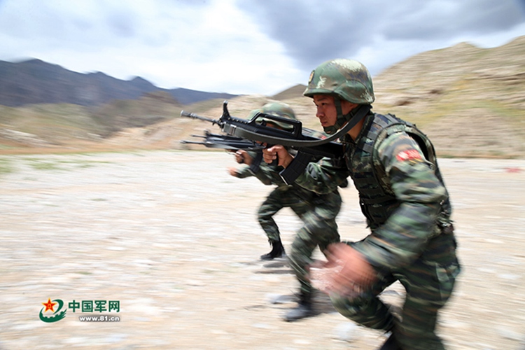 중국 서북 ‘사격왕 대회’: 닝샤 허란산에 울려 퍼지는 총소리