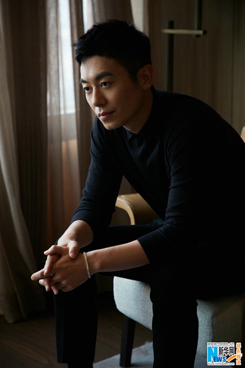 ‘건군대업’ 배우 주야원, 깔끔한 패션으로 화보 ‘찰칵’