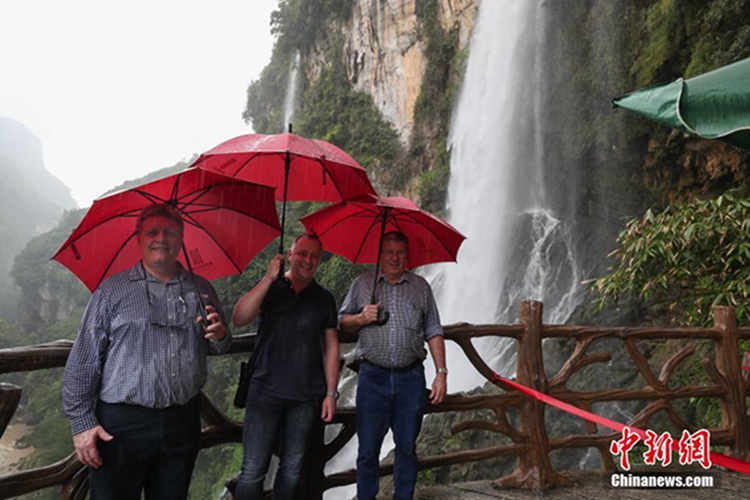 관광객들 홀리는 중국 구이저우 싱이 마령하협곡의 매력