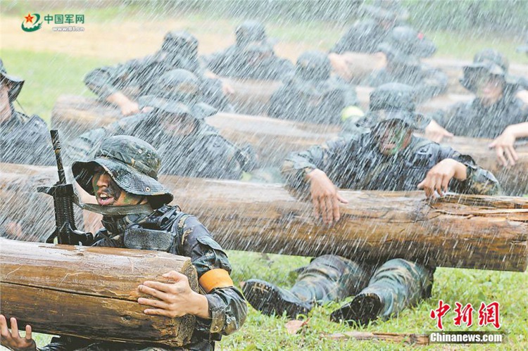 전방위에서 활약하는 전천후 부대 ‘인민해방군 주홍콩 부대’