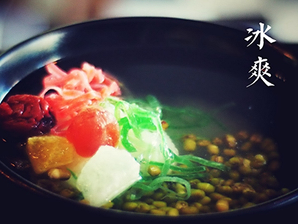 한국은 삼계탕이면 중국은 녹두탕! 더위도 날리고 몸도 챙기는 ‘중국 보양식’ 소개