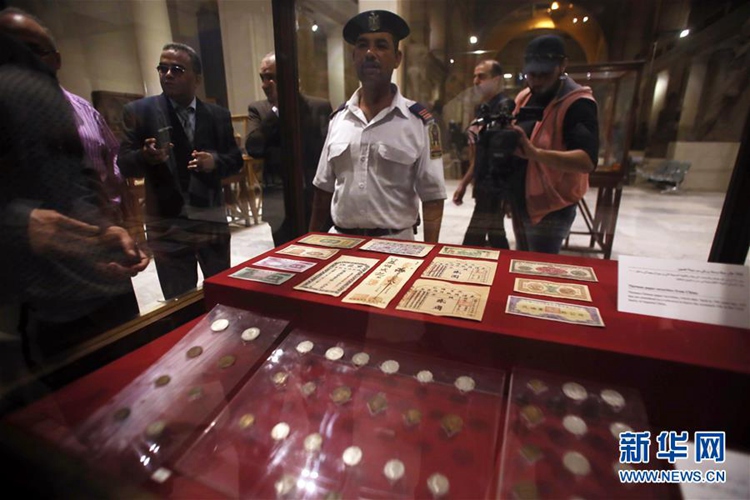 이집트 고고학부 ‘주이집트 중국대사관’에 청나라 시대 유물 전달