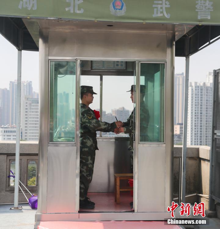 중국 군인들의 ‘제대 시즌’, 제대 앞둔 대원들의 특별한 작별 인사