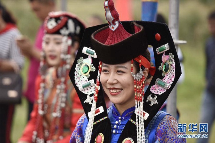 중국 네이멍구: 화려한 나다무 즐거운 가을맞이 축제 