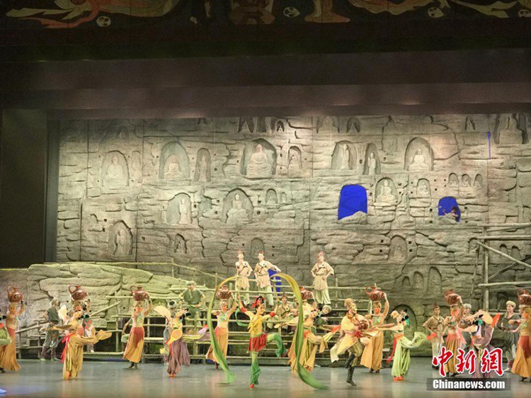 무용극 ‘대몽돈황’ 란저우서 상연…1천 년 둔황 역사 담고 있다