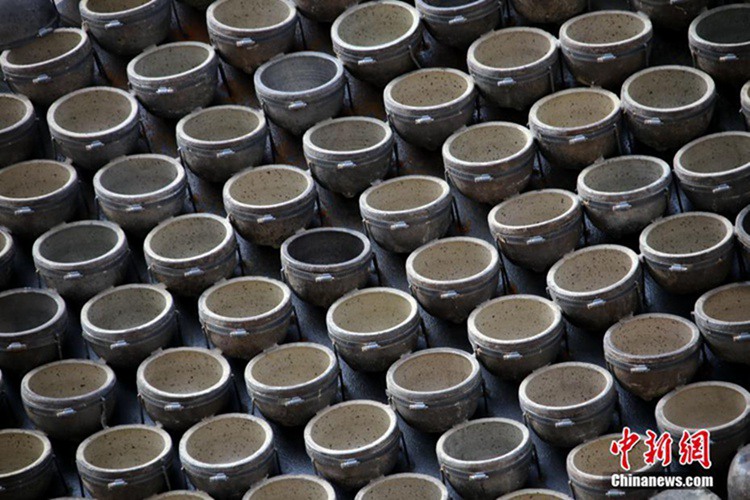 중국 정저우 뚝배기 2천 개로 만든 ‘화씨벽’ 등장