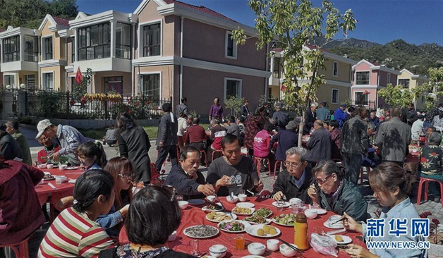 베이징 산골마을 주민들의 새로운 보금자리, ‘동네 잔치’로 축하