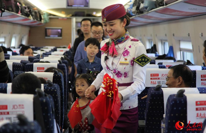 열차 안에서 맞이하는 명절, “중국 생일 축하합니다”