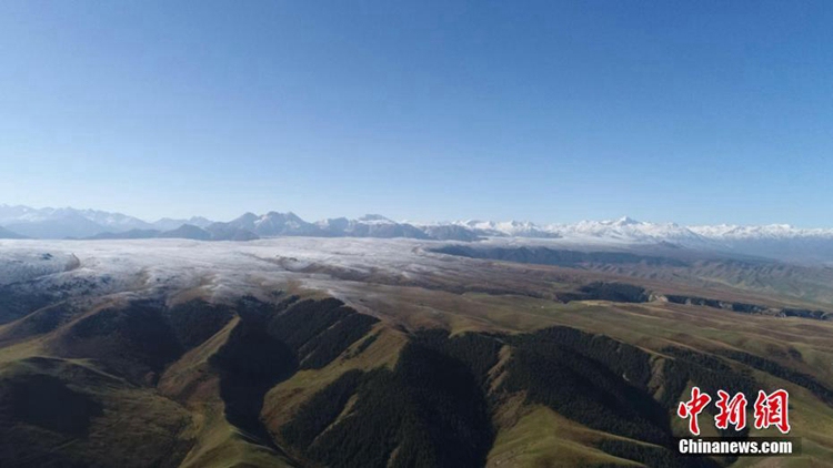 간수 쑤난 유고족 자치현에 펼쳐진 ‘은빛 장관’