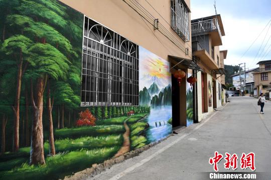 중국 카이위안촌: 작은 마을에 그려진 ‘3D 벽화’, 이색 관광지로 발돋움