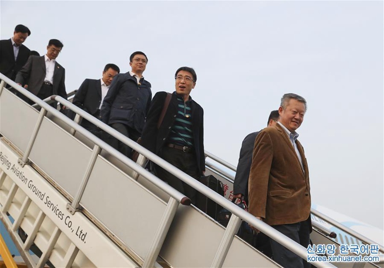 19차 당대회에 참석하는 광둥 대표단 베이징에 도착