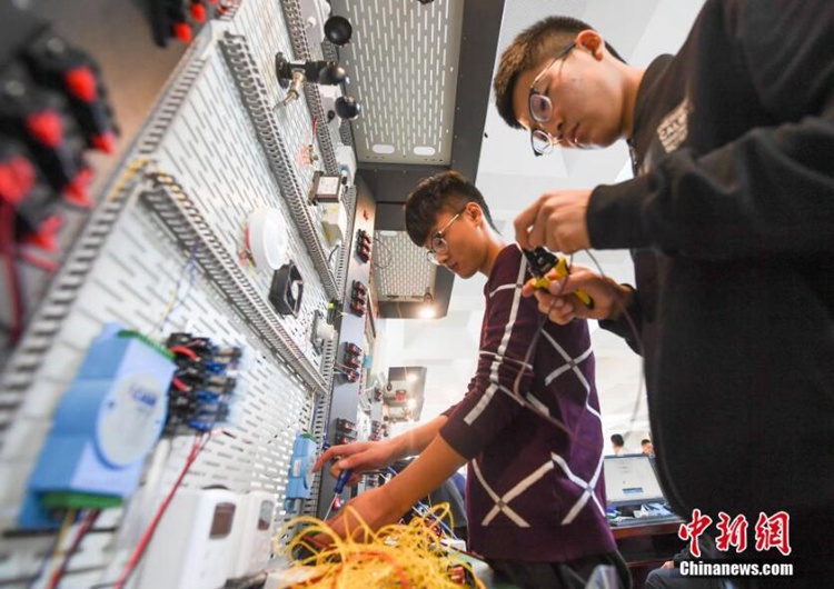 중국 산시: 컴퓨터 기능대회로 학생들 취업 경쟁력 높인다