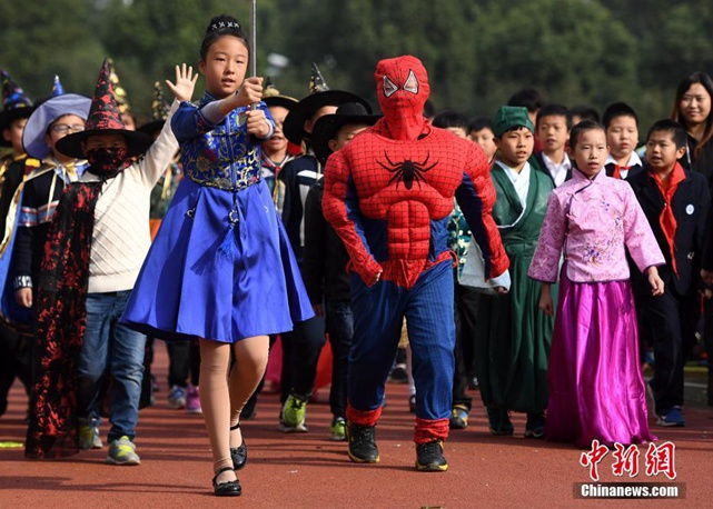 안후이 모 초등학교 운동회에 등장한 개성 넘치는 어린이들