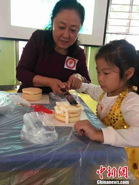 중양절, 류저우서 독거노인&유치원생 위한 ‘케이크 만들기’ 행사 개최