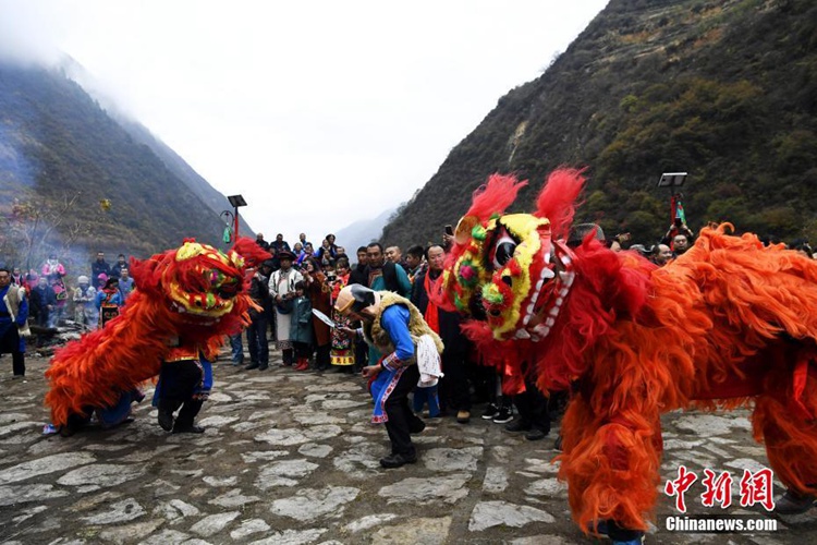 쓰촨 원촨 강족 산채서 전통 제사 행사 열려