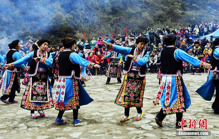 쓰촨 원촨 강족 산채서 전통 제사 행사 열려