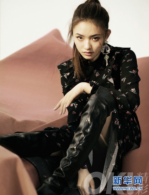 중국 패션계 휘어잡는 무서운 신예 ‘린윈’, 또 잡지 커버 장식