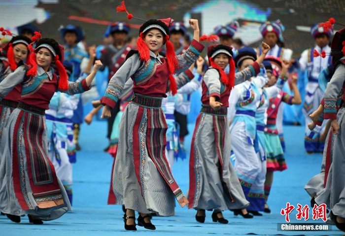 윈난 란핑 백족•보미족 자치현 건립 30주년 기념행사 성대히 개막