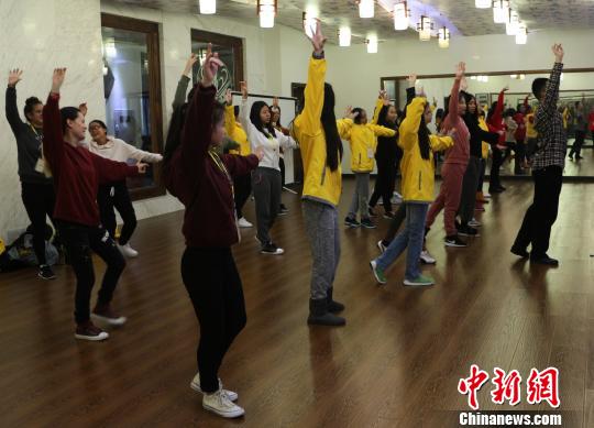 중국 화교 청소년들의 ‘뿌리 찾는 여행’, 충칭서 전통문화 체험