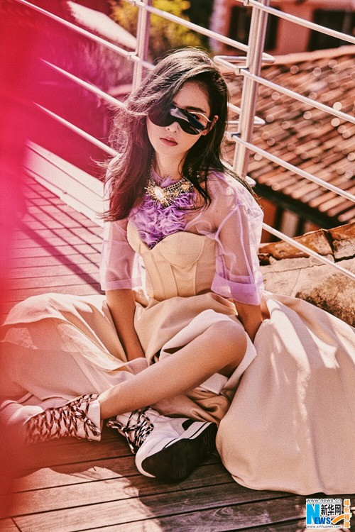 장톈아이 패션 화보 공개, 따뜻한 햇살 아래 미녀의 나른한 휴식