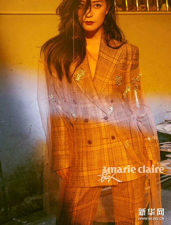 자오웨이 잡지 커버 장식, 그녀의 강렬한 카리스마