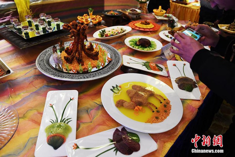 중국 8대 요리와 실크로드 특색 미식 란저우에서 선보여…군침 도는 비주얼