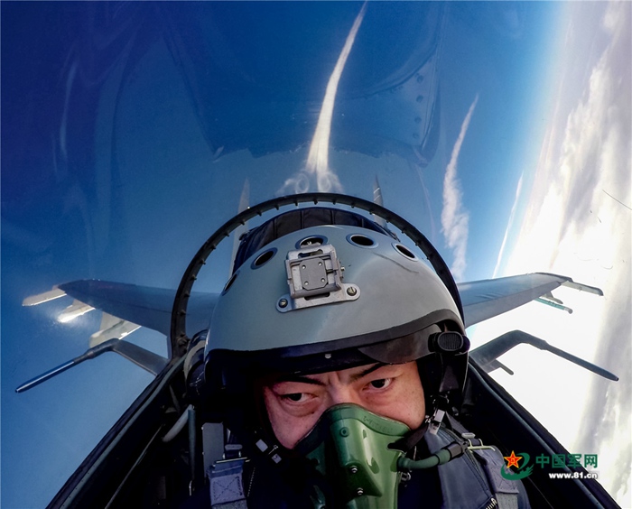 중국 공군의 영예 ‘골드 헬멧’, 공군 대원들의 뜨거운 경쟁