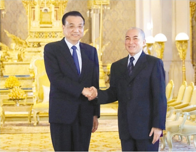 리커창 총리, 프놈펜서 캄보디아 국왕과 만나