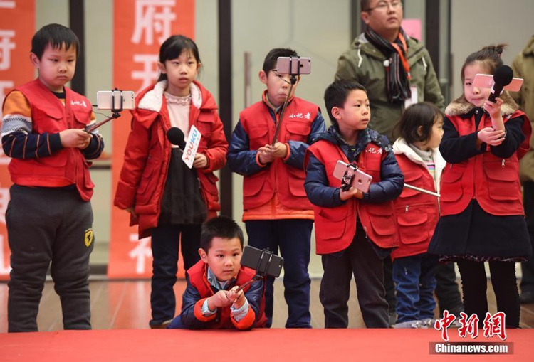 ‘어린이 기자’들의 인터넷 방송, 베이징 청소년과학기술문화축제 개막