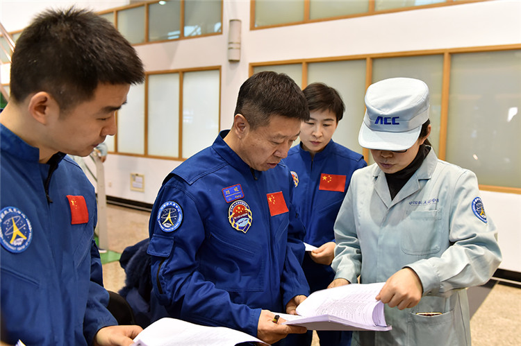 [포토]중국 우주비행사 훈련 모습 엿보기…혹독한 훈련 현장 속으로