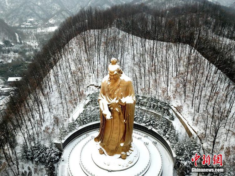 세계에서 가장 높은 ‘노자 동상’…눈 내린 후 펼쳐진 기막힌 절경