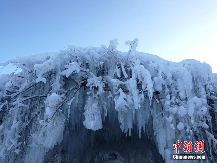 중국 길림성에 만들어진 ‘얼음 동굴’, 200m 길이에 탄성만 나와…