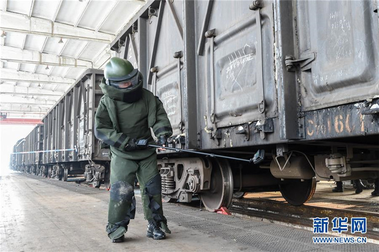 설날 대이동 준비 나선 중국 특수 경찰들…훈련은 실전이다!