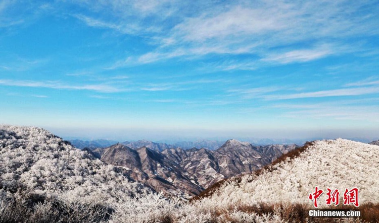 후베이 고산지역에 펼쳐진 겨울철 풍경…상고대 현상 환상적