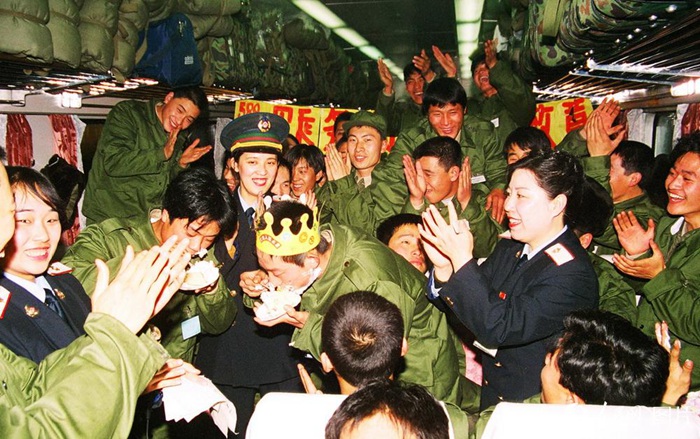 [추억의 사진전] 중국 30년 ‘설날 특별수송’ 역사 돌아보기…철도인들에게 경의를 표합니다!