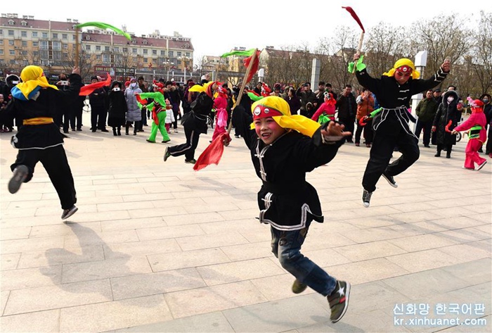 [포토] 흥겨운 중국 정월 민속놀이 한마당