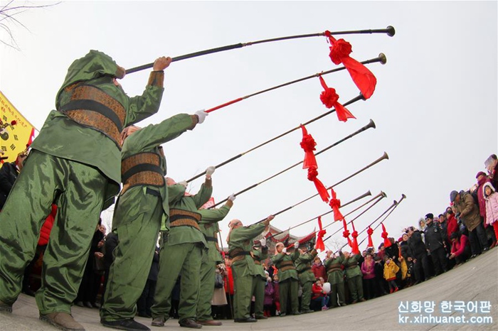 [포토] 흥겨운 중국 정월 민속놀이 한마당