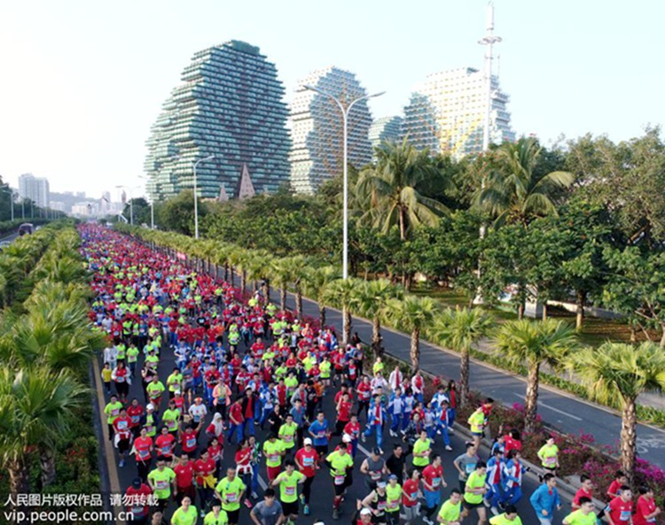 2018 하이난 싼야 국제마라톤대회 개막, 참가자 2만 명