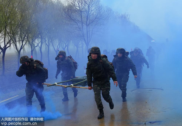 안후이 무장경찰의 ‘악마주 훈련’: 극한은 바로 이런 것