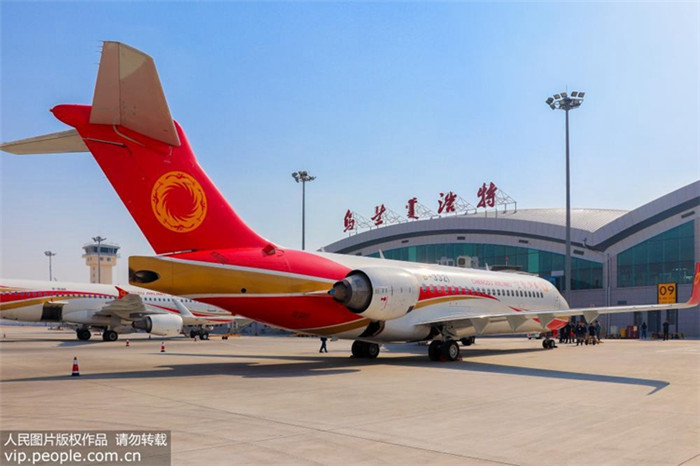 중국산 여객기 ARJ21-700, 네이멍구에서 첫 비행 성공