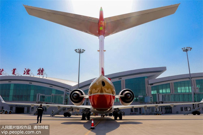중국산 여객기 ARJ21-700, 네이멍구에서 첫 비행 성공